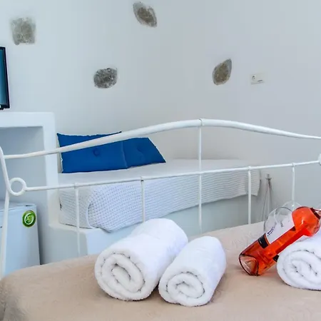 Cactus Paros 3* לוגאראס