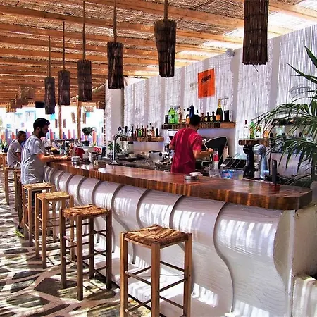 Cactus Paros לוגאראס