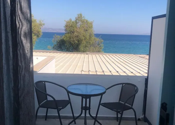 Cactus Paros Gasthof Logaras